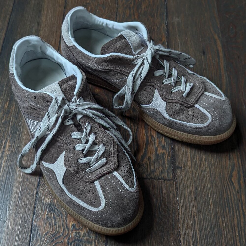Alohas Rife sneakers size 8